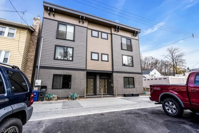 $3,200 | 10 McCready's Alley, Lambertville, NJ 08530