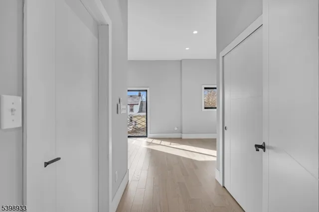 $3,200 | 10 McCready's Alley, Lambertville, NJ 08530