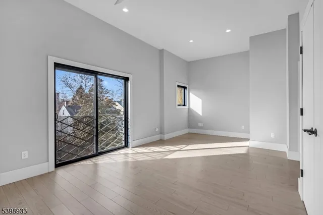 $3,200 | 10 McCready's Alley, Lambertville, NJ 08530