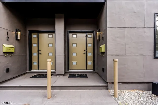 $3,200 | 10 McCready's Alley, Lambertville, NJ 08530