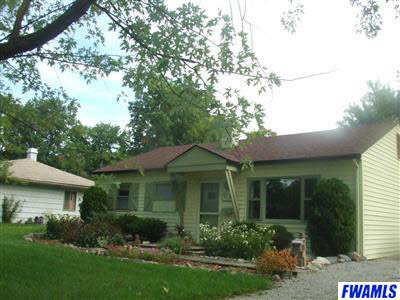 6233 Southcrest Road Fort Wayne, IN 46816 - Photo 1 of 19