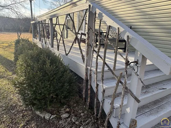 $199,000 | 580 Ef Road, Cedar Point, KS 66843