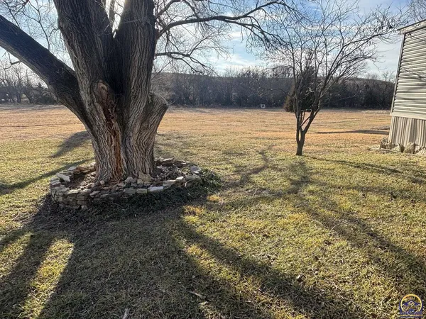 $199,000 | 580 Ef Road, Cedar Point, KS 66843