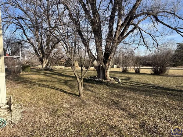 $199,000 | 580 Ef Road, Cedar Point, KS 66843