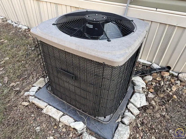 $199,000 | 580 Ef Road, Cedar Point, KS 66843