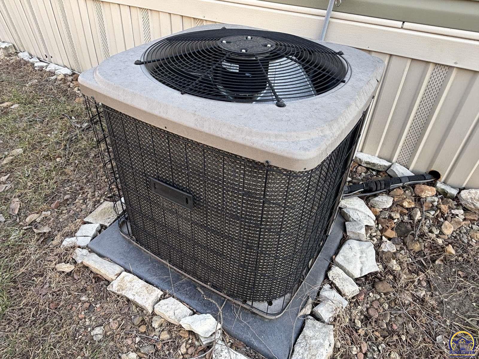 580 Ef Road Cedar Point, KS 66843 - Photo 19 of 81