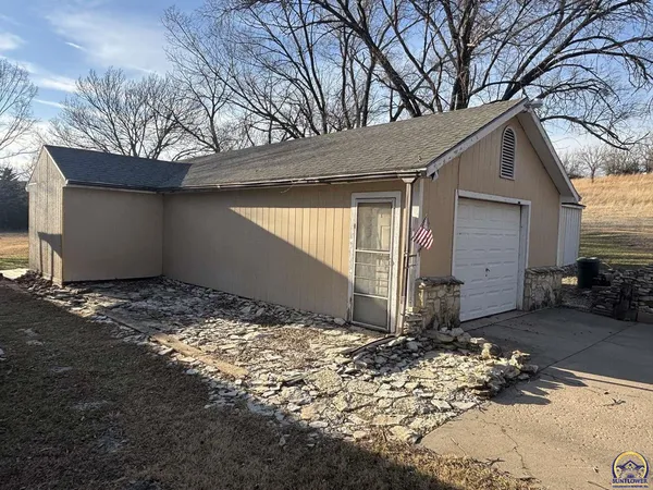 $199,000 | 580 Ef Road, Cedar Point, KS 66843