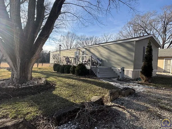 $199,000 | 580 Ef Road, Cedar Point, KS 66843