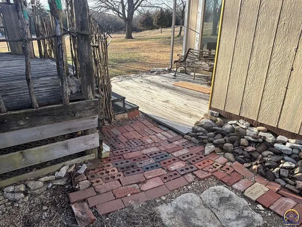 $199,000 | 580 Ef Road, Cedar Point, KS 66843