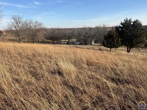 $199,000 | 580 Ef Road, Cedar Point, KS 66843