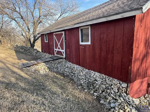 $199,000 | 580 Ef Road, Cedar Point, KS 66843