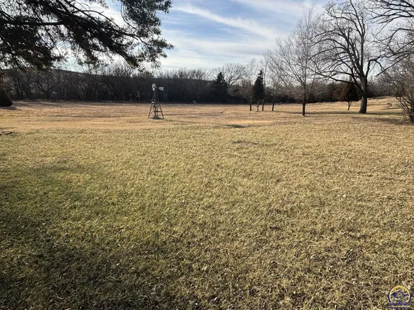 $199,000 | 580 Ef Road, Cedar Point, KS 66843