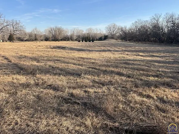 $199,000 | 580 Ef Road, Cedar Point, KS 66843