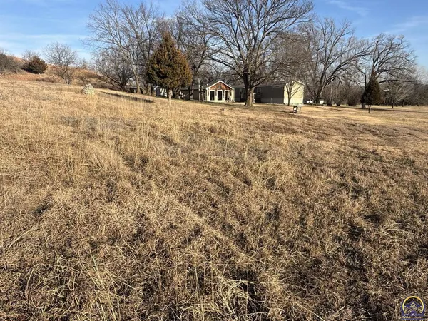 $199,000 | 580 Ef Road, Cedar Point, KS 66843