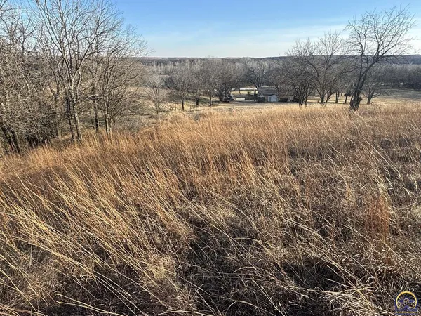 $199,000 | 580 Ef Road, Cedar Point, KS 66843