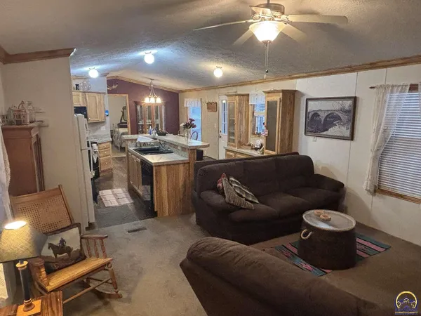 $199,000 | 580 Ef Road, Cedar Point, KS 66843