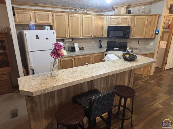 $199,000 | 580 Ef Road, Cedar Point, KS 66843