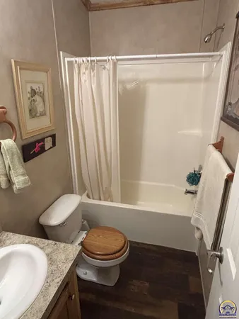 $199,000 | 580 Ef Road, Cedar Point, KS 66843