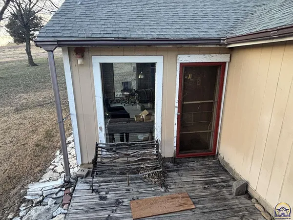 $199,000 | 580 Ef Road, Cedar Point, KS 66843