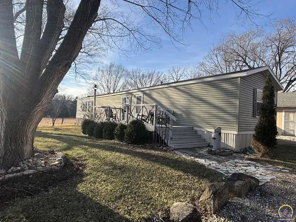 $199,000 | 580 Ef Road, Cedar Point, KS 66843
