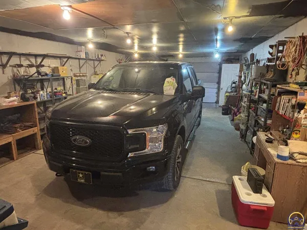 $199,000 | 580 Ef Road, Cedar Point, KS 66843