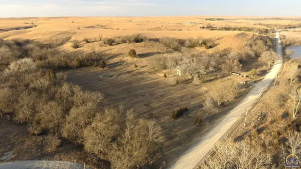 $199,000 | 580 Ef Road, Cedar Point, KS 66843