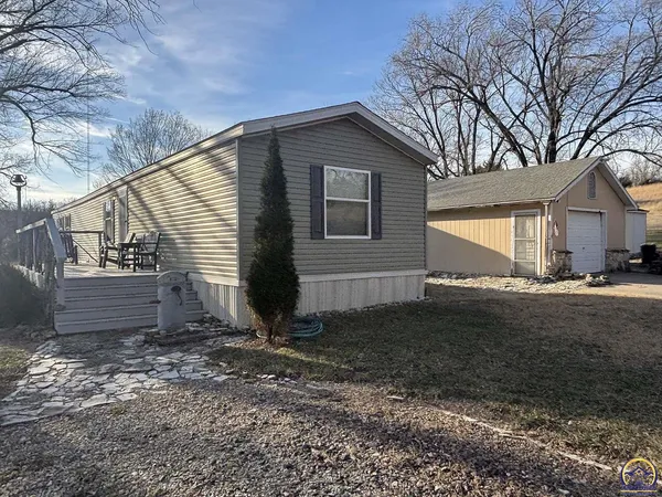 $199,000 | 580 Ef Road, Cedar Point, KS 66843