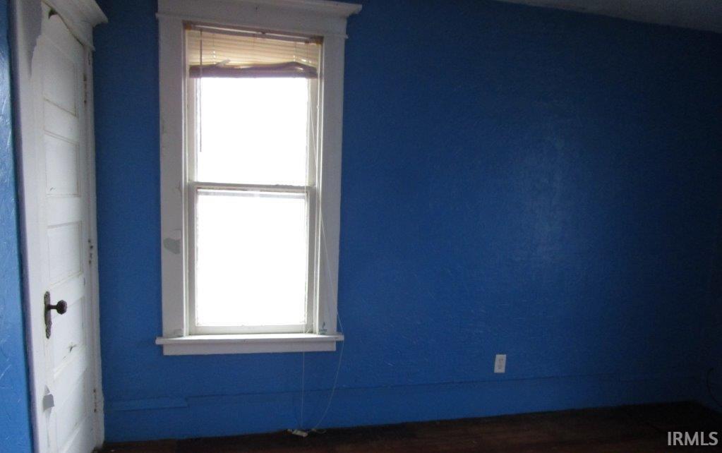 1319 East Center Street Warsaw, IN 46580 - Photo 12 of 16