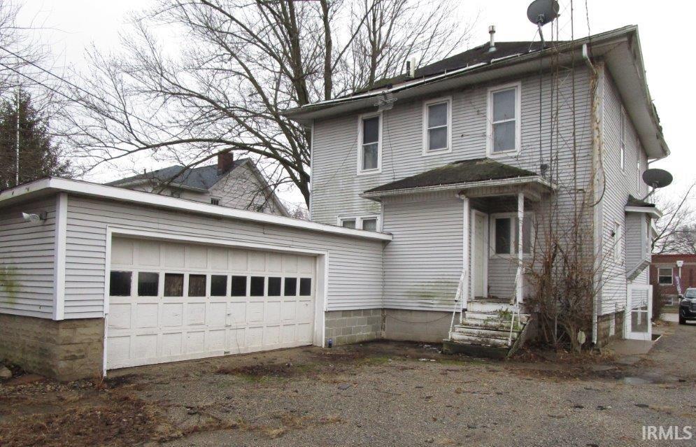 1319 East Center Street Warsaw, IN 46580 - Photo 2 of 16