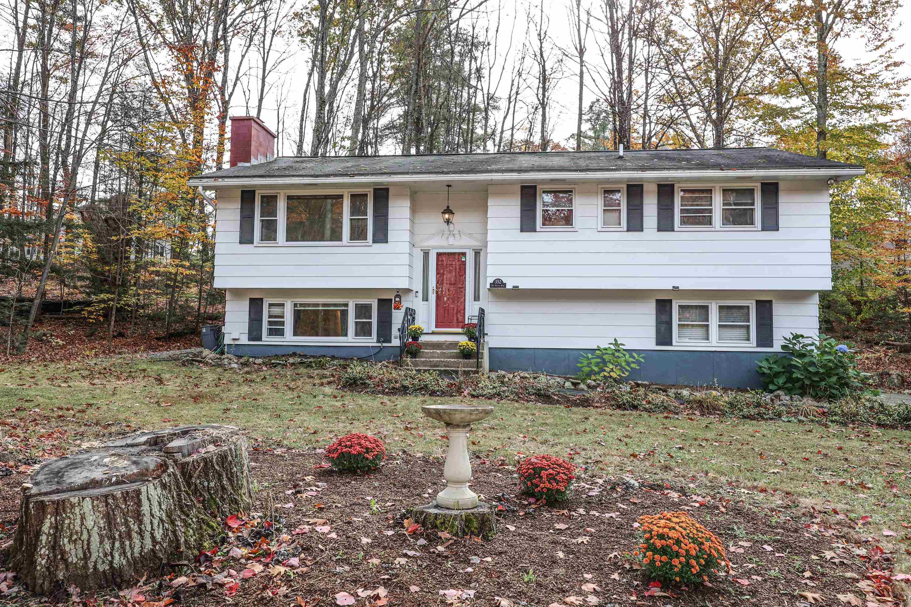 352 New Boston Road Bedford, NH 03110 - Photo 1 of 34