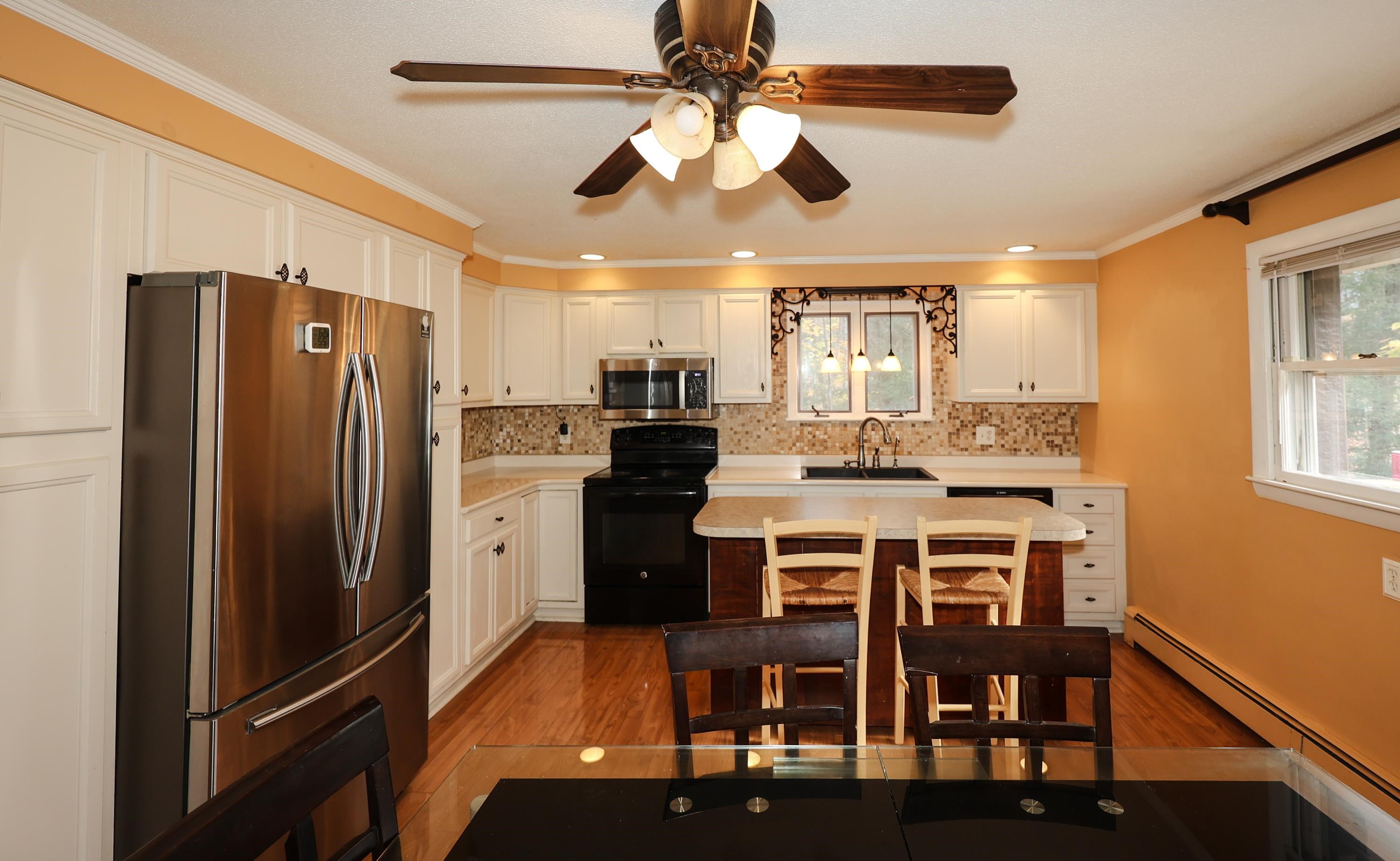 352 New Boston Road Bedford, NH 03110 - Photo 11 of 34