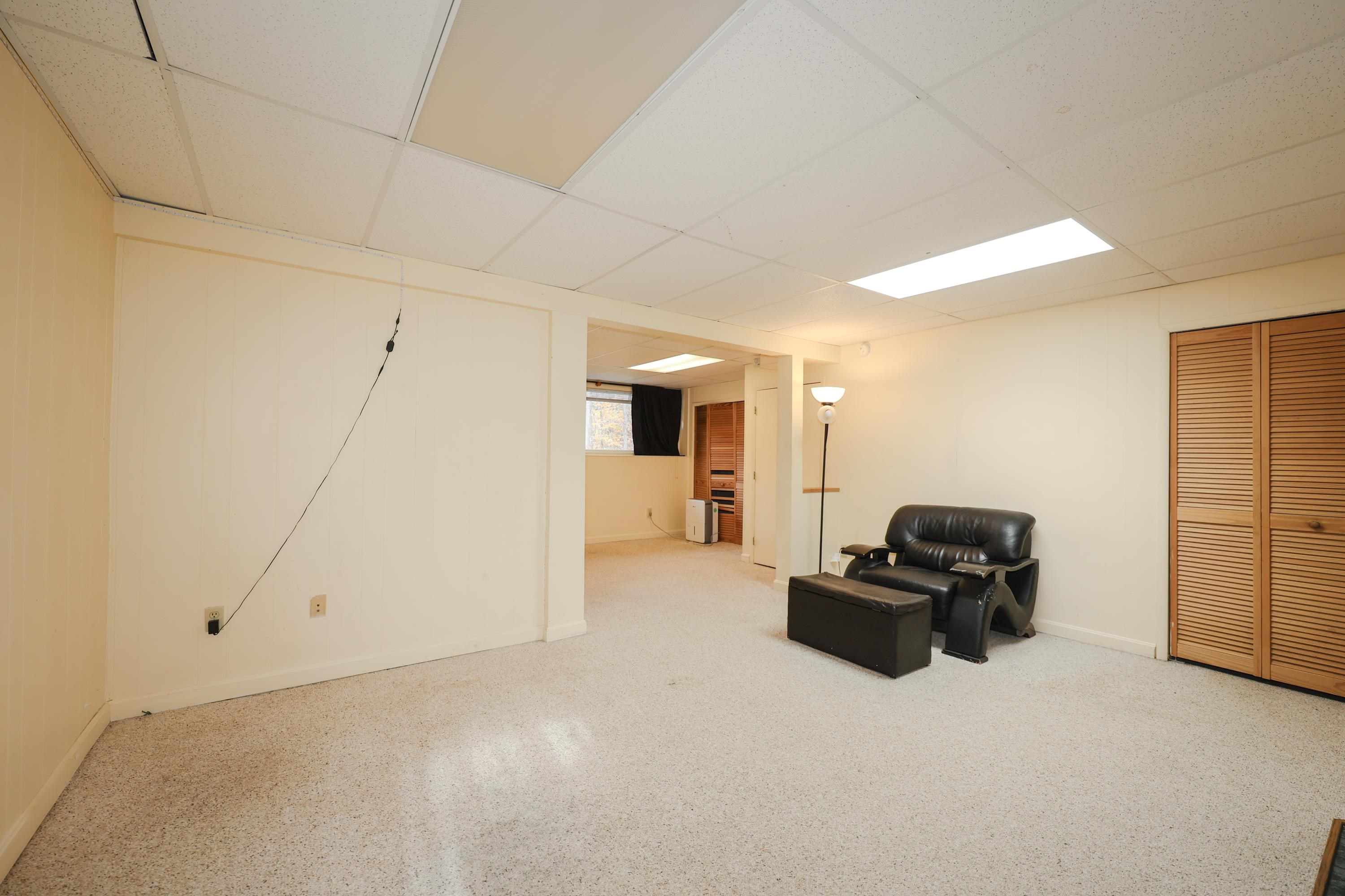 352 New Boston Road Bedford, NH 03110 - Photo 15 of 34