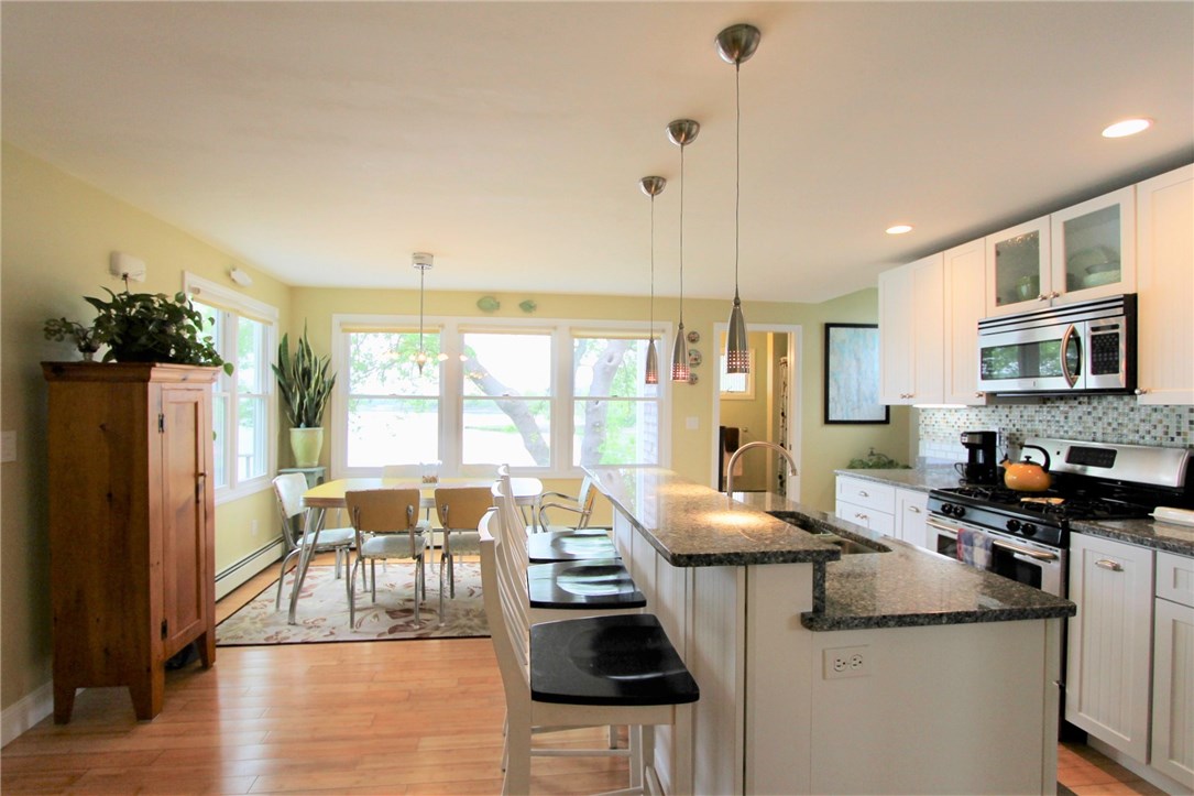 174 Riverside Street Portsmouth, RI 02871 - Photo 13 of 40