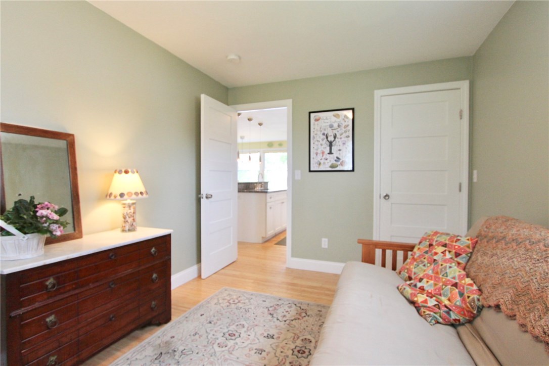 174 Riverside Street Portsmouth, RI 02871 - Photo 19 of 40