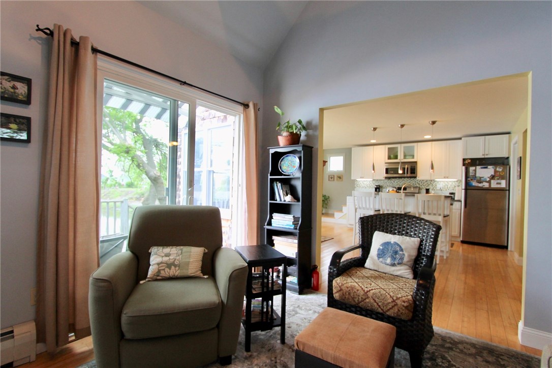 174 Riverside Street Portsmouth, RI 02871 - Photo 9 of 40