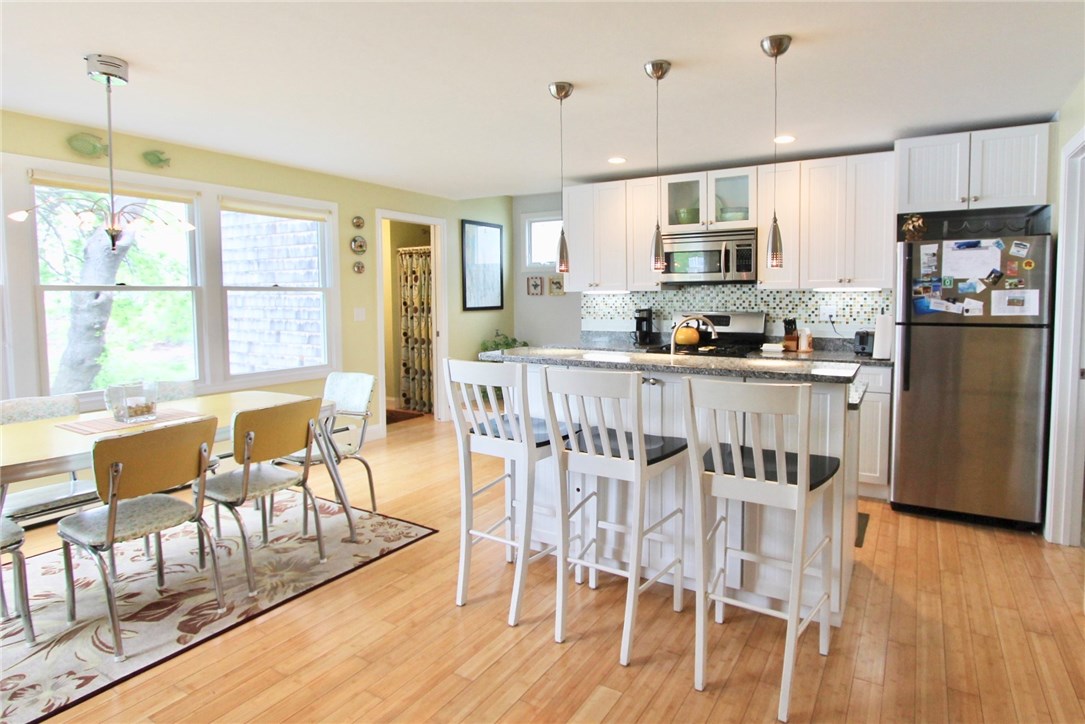 174 Riverside Street Portsmouth, RI 02871 - Photo 10 of 40