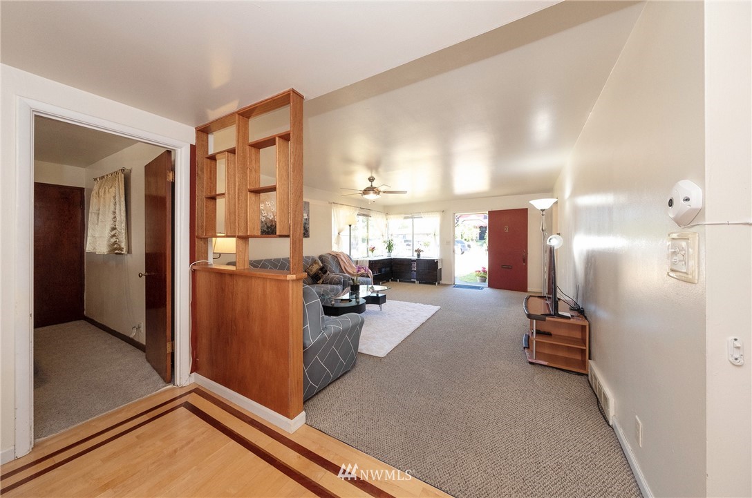 309 Wells Avenue North Renton, WA 98057 - Photo 11 of 26 Gallery Image 11