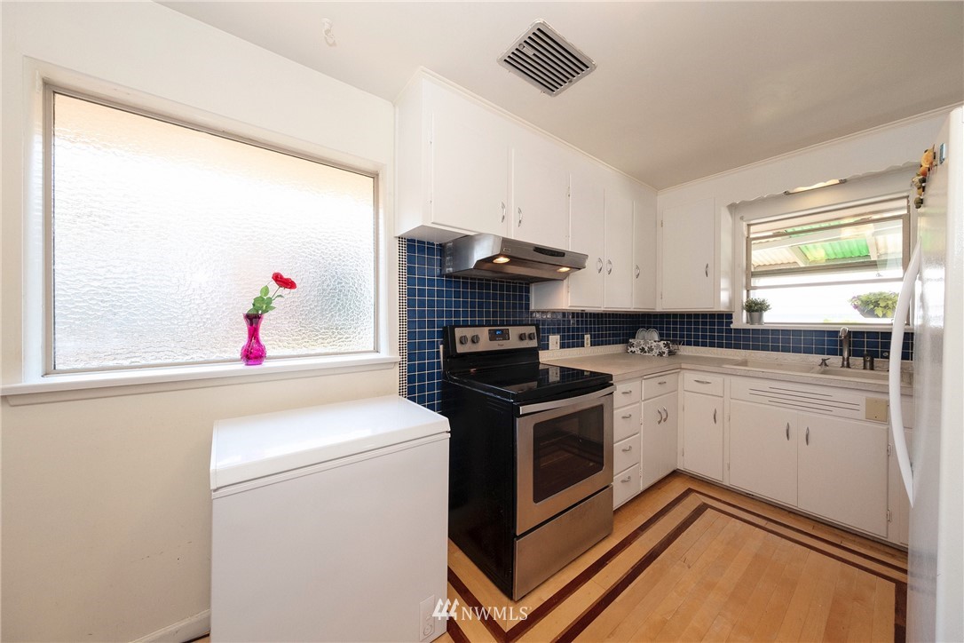 309 Wells Avenue North Renton, WA 98057 - Photo 13 of 26 Gallery Image 13