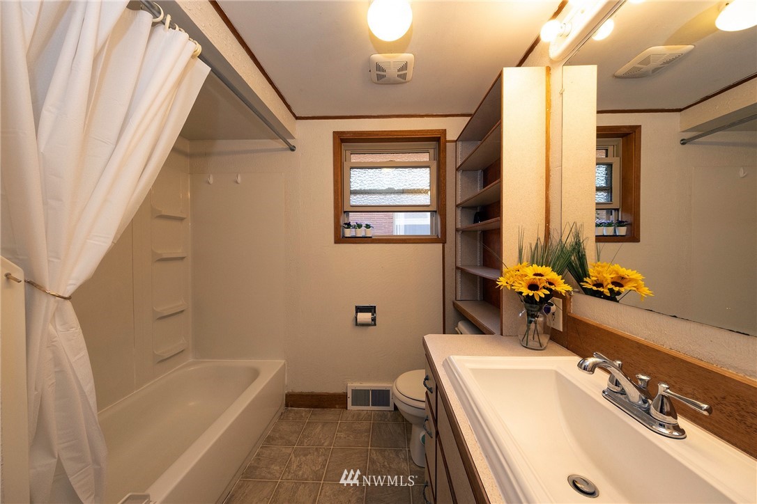 309 Wells Avenue North Renton, WA 98057 - Photo 21 of 26 Gallery Image 21