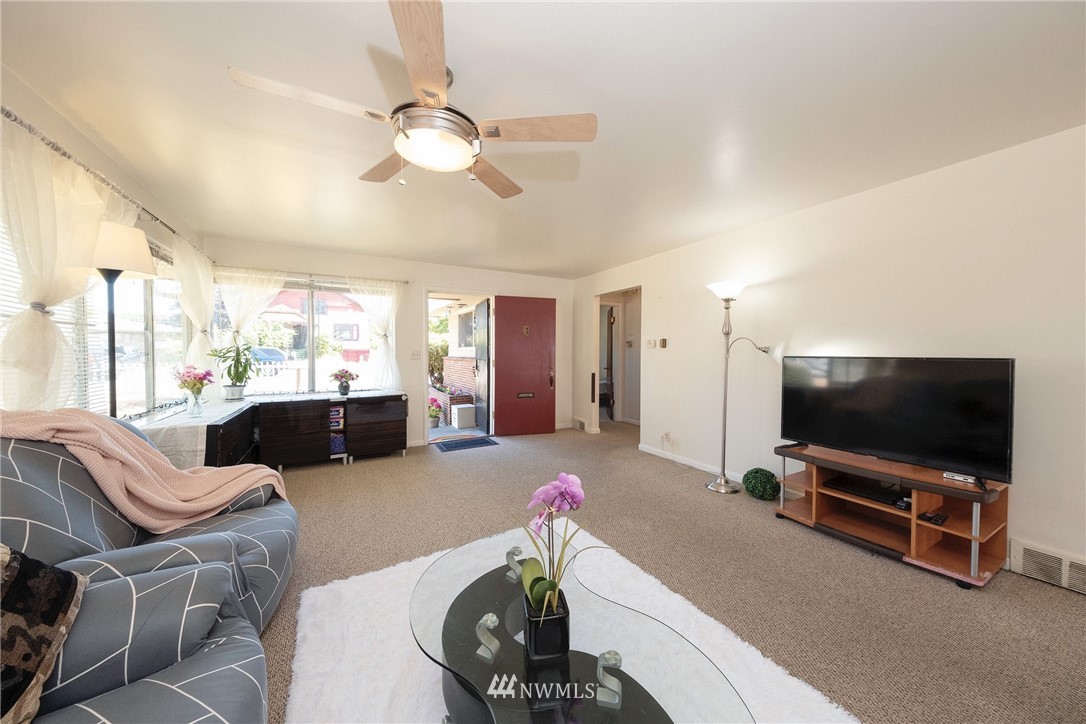 309 Wells Avenue North Renton, WA 98057 - Photo 6 of 26 Gallery Image 6
