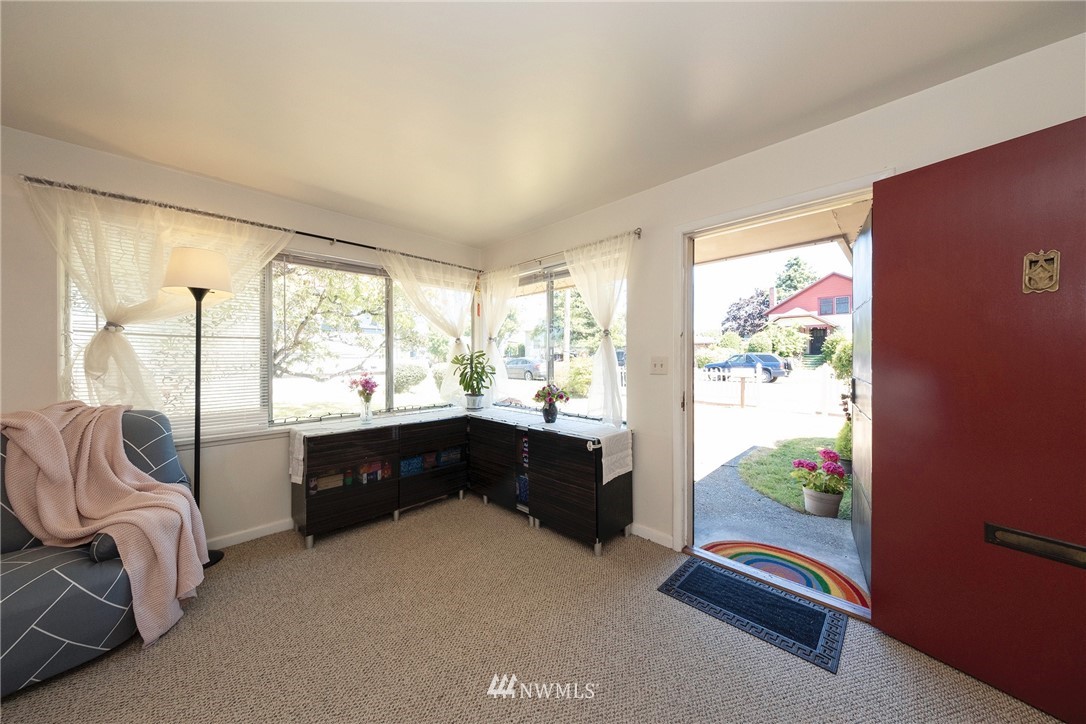 309 Wells Avenue North Renton, WA 98057 - Photo 7 of 26 Gallery Image 7