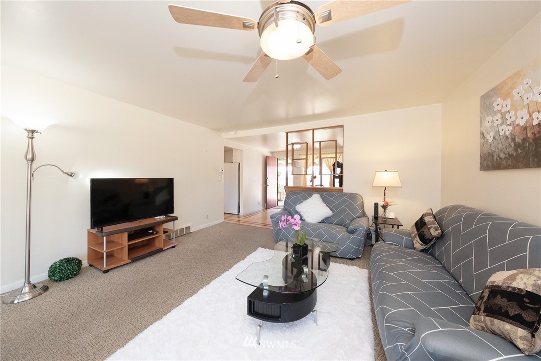 309 Wells Avenue North Renton, WA 98057 - Photo 9 of 26 Gallery Image 9