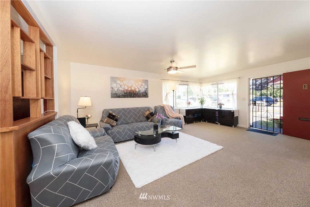 309 Wells Avenue North Renton, WA 98057 - Photo 10 of 26 Gallery Image 10