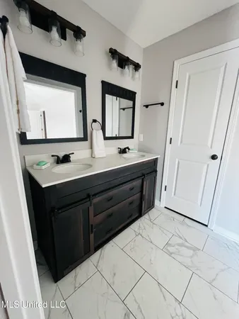 $273,900 | 214 Circle Gate Drive, Senatobia, MS 38668