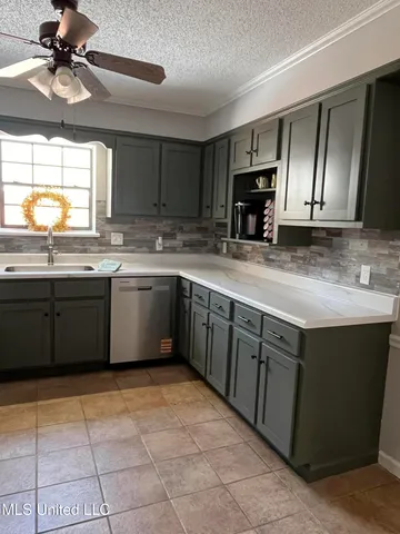 $279,900 | 214 Circle Gate Drive, Senatobia, MS 38668