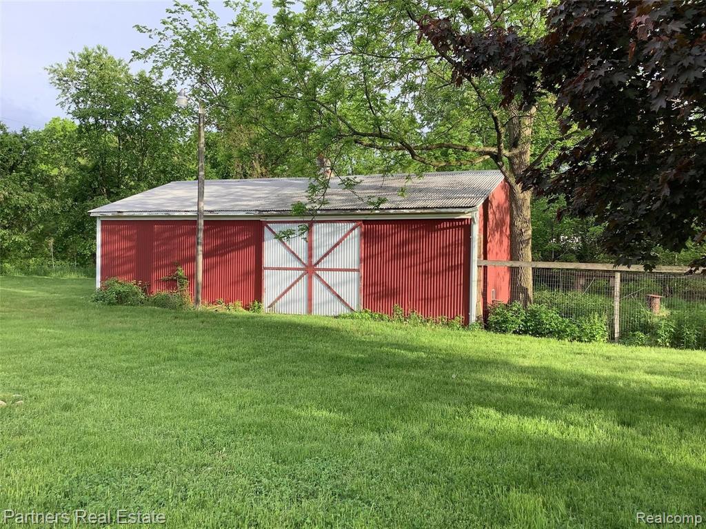 4652 East Clyde Road Howell, MI 48855 - Photo 8 of 27