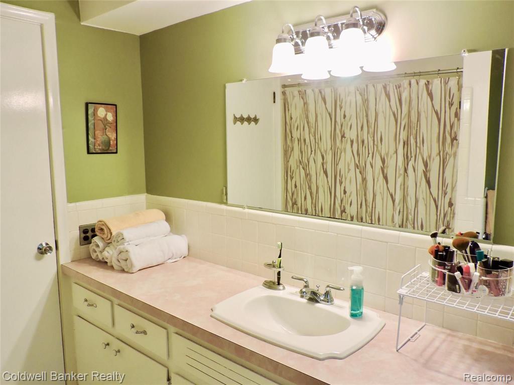 419 Prospect Street, Unit 105 Romeo, MI 48065 - Photo 19 of 37