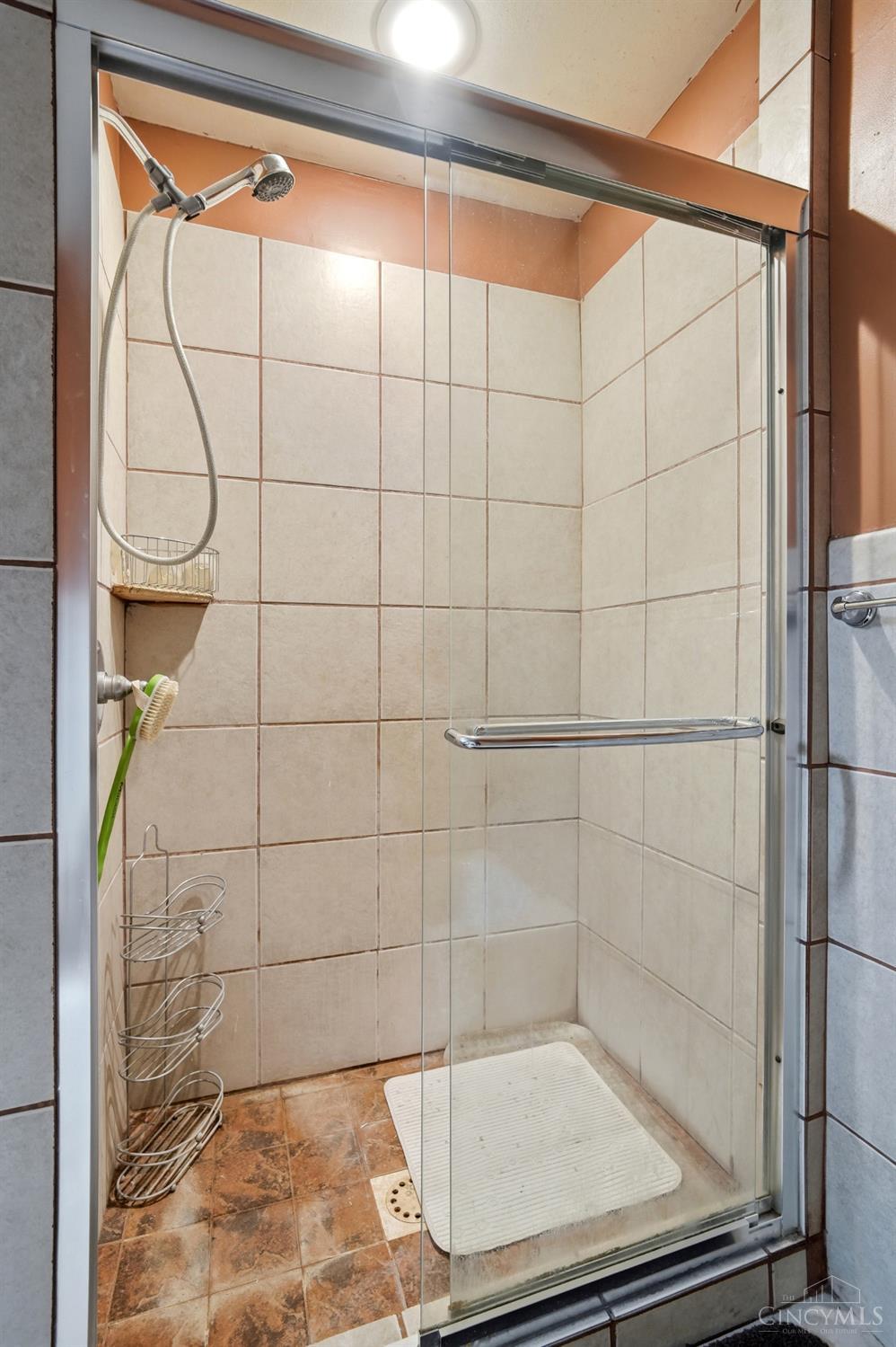 8084 Stillwell Road Cincinnati, OH 45237 - Photo 12 of 53