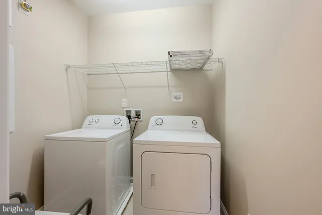 $375,000 | 10275 Fountain Circle, Unit 201, Manassas, VA 20110