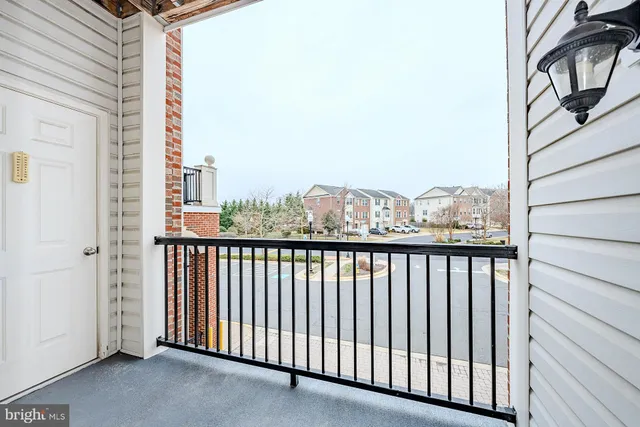 $375,000 | 10275 Fountain Circle, Unit 201, Manassas, VA 20110